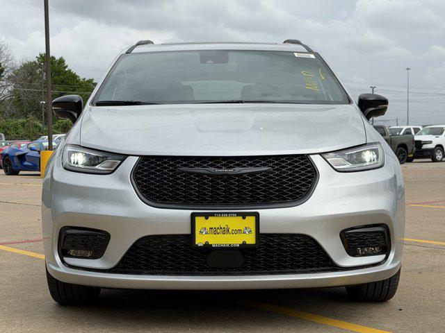new 2026 Chrysler Pacifica car, priced at $51,690