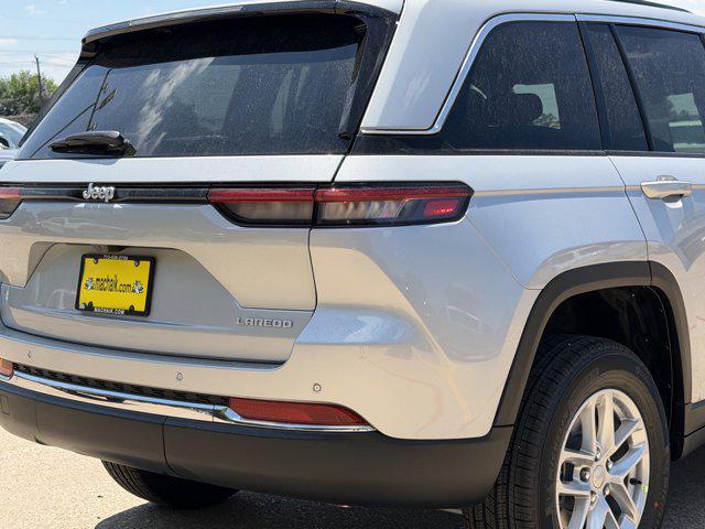 new 2026 Jeep Grand Cherokee car, priced at $41,764