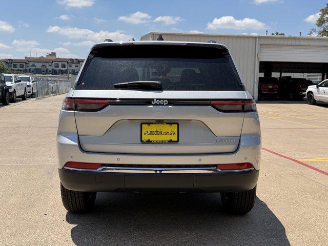 new 2026 Jeep Grand Cherokee car, priced at $41,764