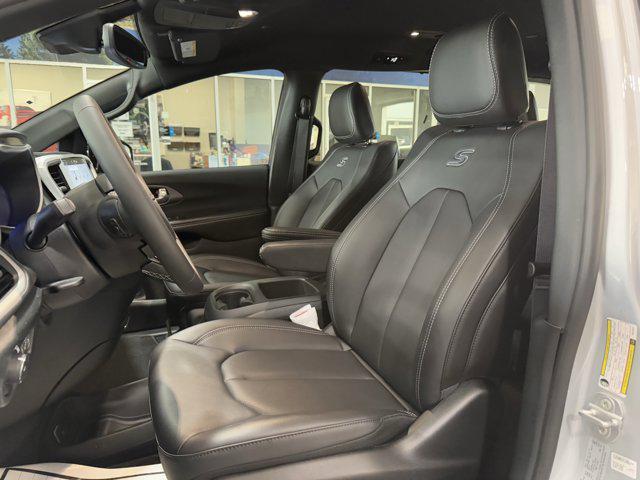 new 2026 Chrysler Pacifica car, priced at $45,915