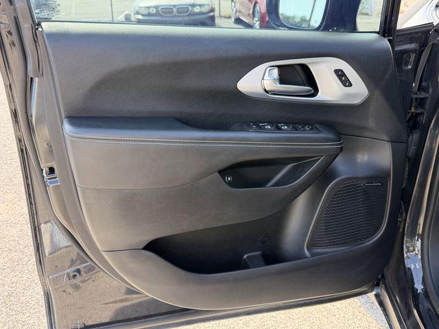 used 2020 Chrysler Pacifica Hybrid car, priced at $22,644