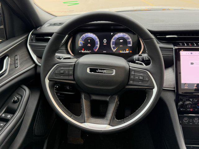 new 2025 Jeep Grand Cherokee car, priced at $44,299