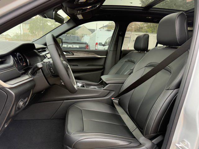 new 2025 Jeep Grand Cherokee car, priced at $44,299