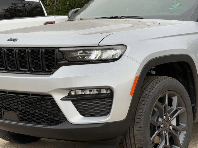 new 2025 Jeep Grand Cherokee car, priced at $44,299