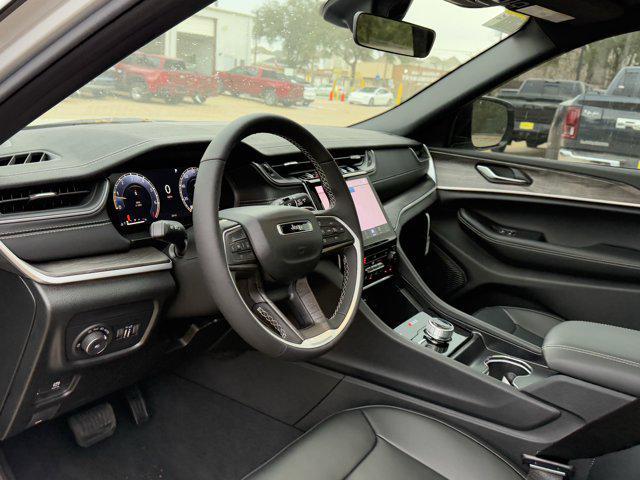new 2025 Jeep Grand Cherokee car, priced at $44,299