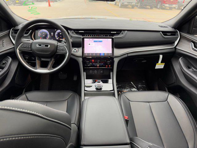 new 2025 Jeep Grand Cherokee car, priced at $44,299