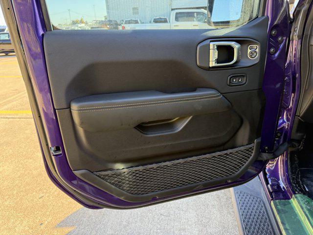 new 2026 Jeep Gladiator car, priced at $44,023