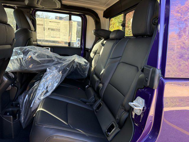 new 2026 Jeep Gladiator car, priced at $44,023