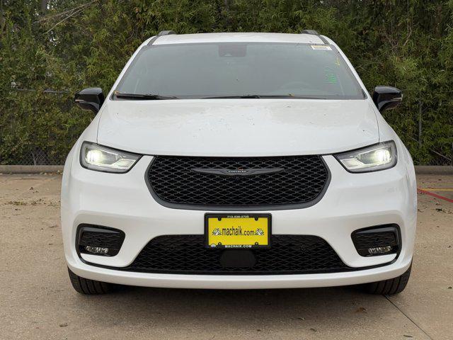 new 2026 Chrysler Pacifica car, priced at $46,484