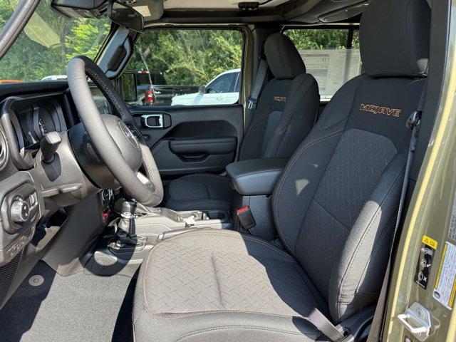 new 2025 Jeep Gladiator car, priced at $43,558