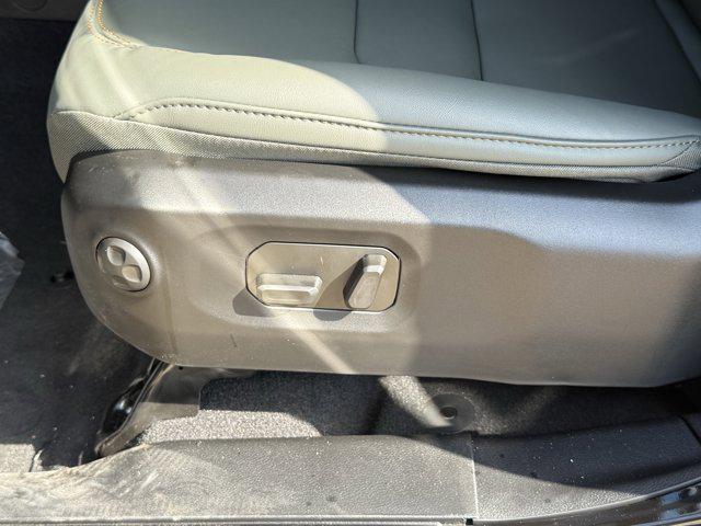 new 2025 Jeep Gladiator car, priced at $43,117