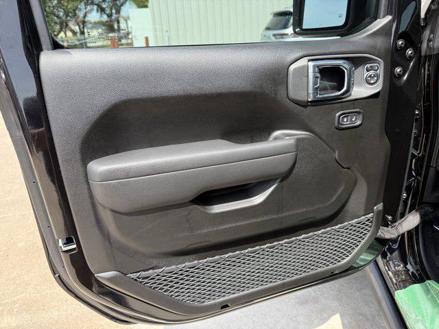 new 2025 Jeep Gladiator car, priced at $41,464