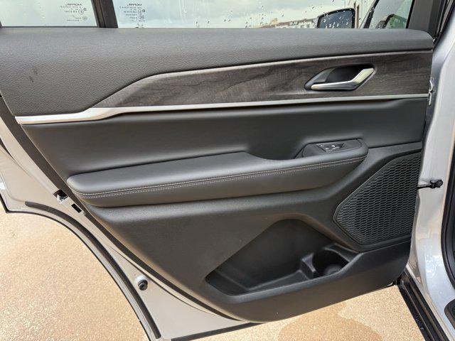 new 2025 Jeep Grand Cherokee L car, priced at $43,517