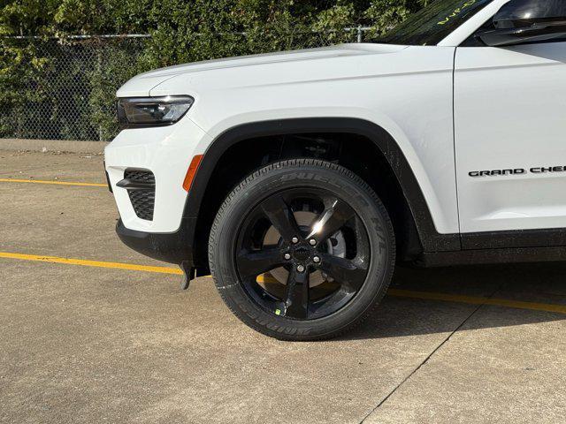 new 2025 Jeep Grand Cherokee car, priced at $38,273