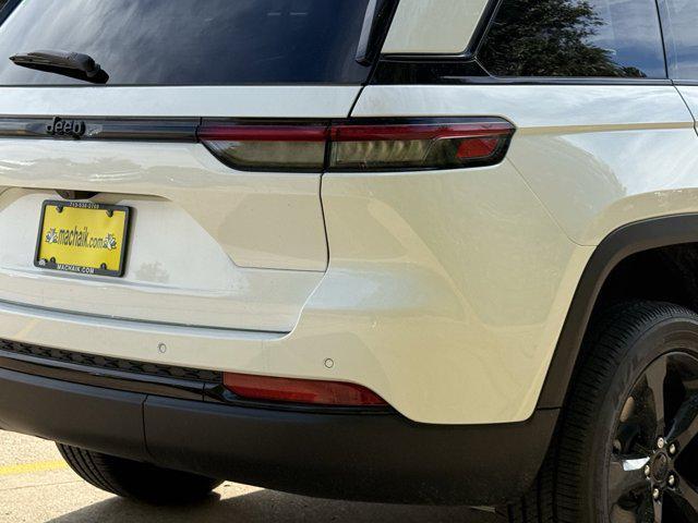 new 2025 Jeep Grand Cherokee car, priced at $38,273