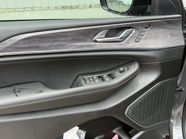 new 2025 Jeep Grand Cherokee car, priced at $50,927