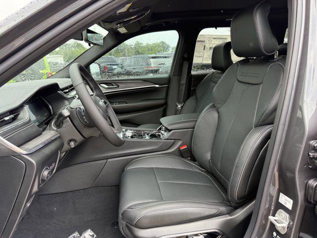 new 2025 Jeep Grand Cherokee car, priced at $50,927