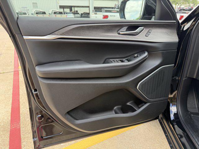 new 2026 Jeep Grand Cherokee car, priced at $47,847