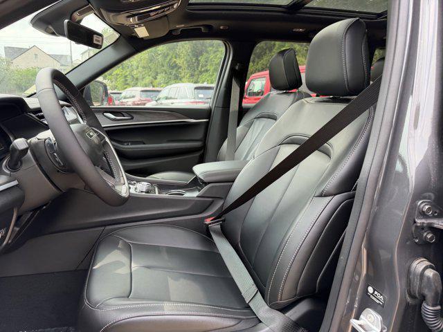 new 2026 Jeep Grand Cherokee car, priced at $43,889