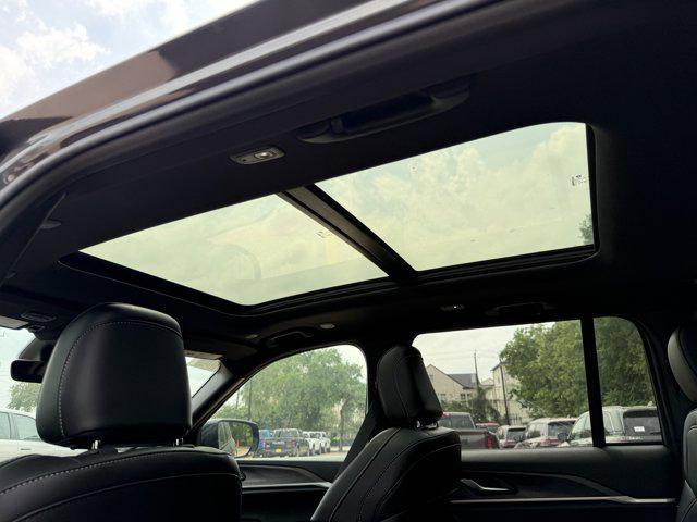 new 2026 Jeep Grand Cherokee car, priced at $43,889
