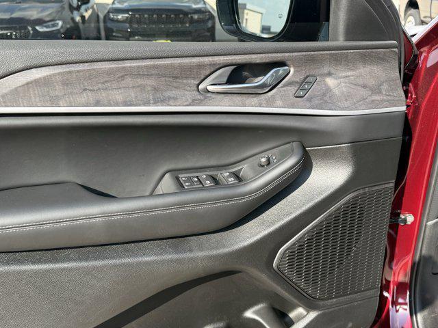 new 2025 Jeep Grand Cherokee L car, priced at $42,690