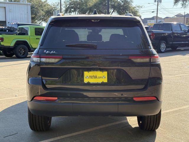 new 2025 Jeep Grand Cherokee car, priced at $41,842