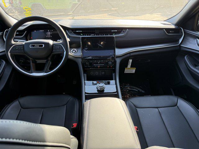 new 2025 Jeep Grand Cherokee car, priced at $41,842
