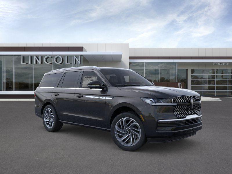 new 2025 Lincoln Navigator car, priced at $106,335