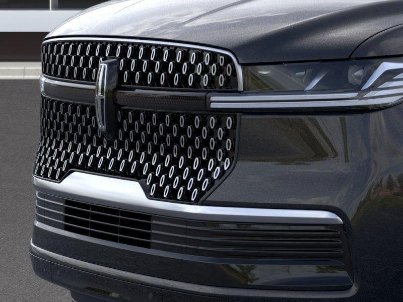 new 2025 Lincoln Navigator car, priced at $106,335