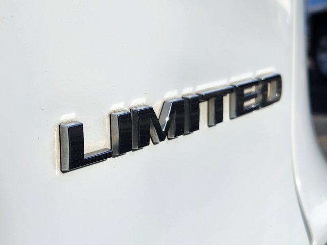 used 2019 Jeep Cherokee car, priced at $15,201