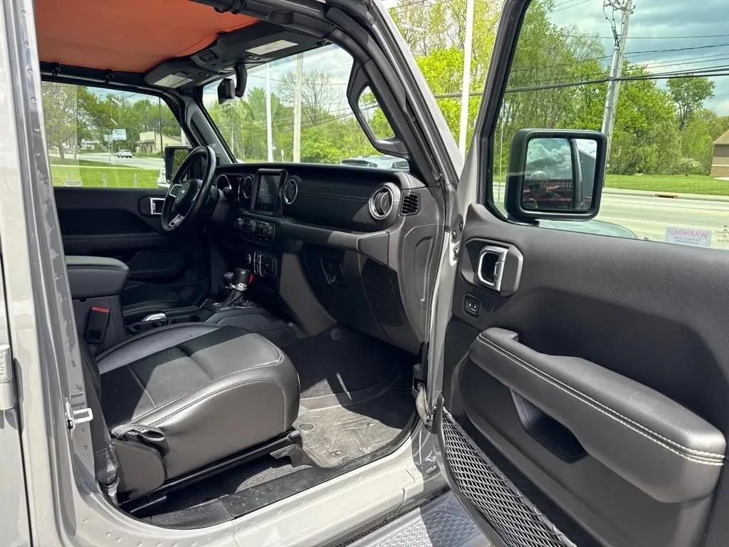 used 2021 Jeep Gladiator car, priced at $27,990