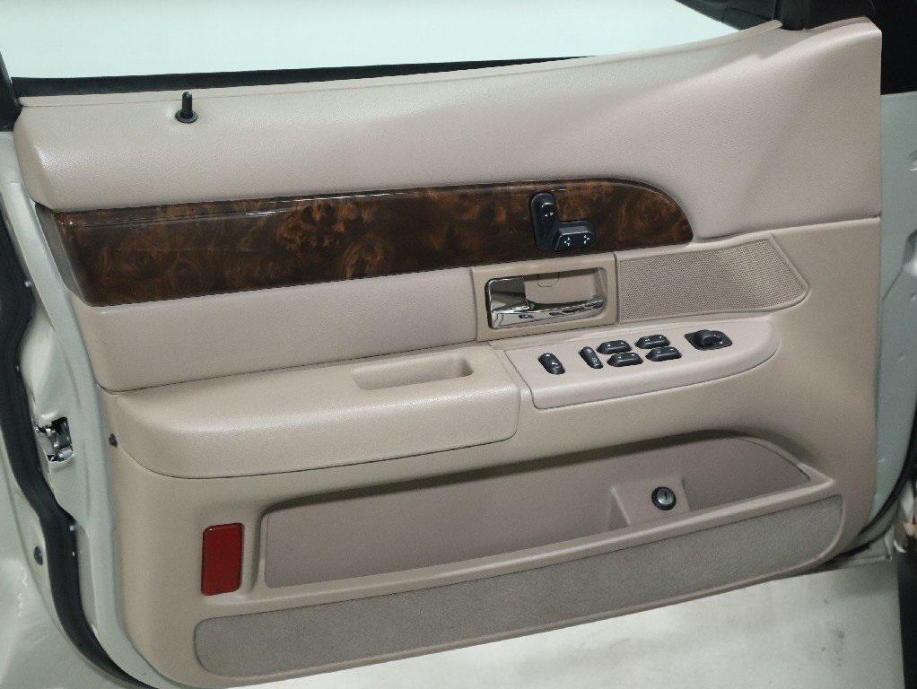 used 2005 Mercury Grand Marquis car, priced at $8,799