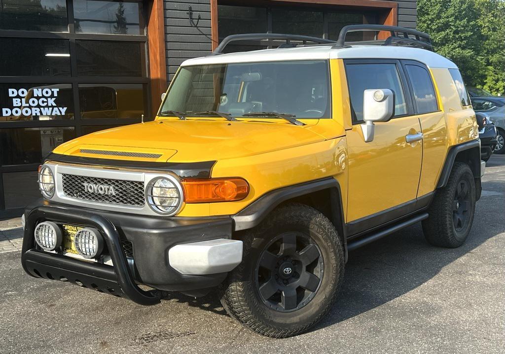 used 2007 Toyota FJ Cruiser car, priced at $7,499
