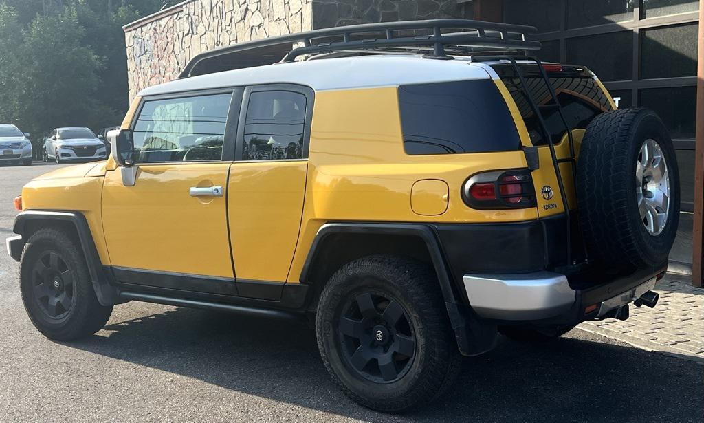 used 2007 Toyota FJ Cruiser car, priced at $7,499