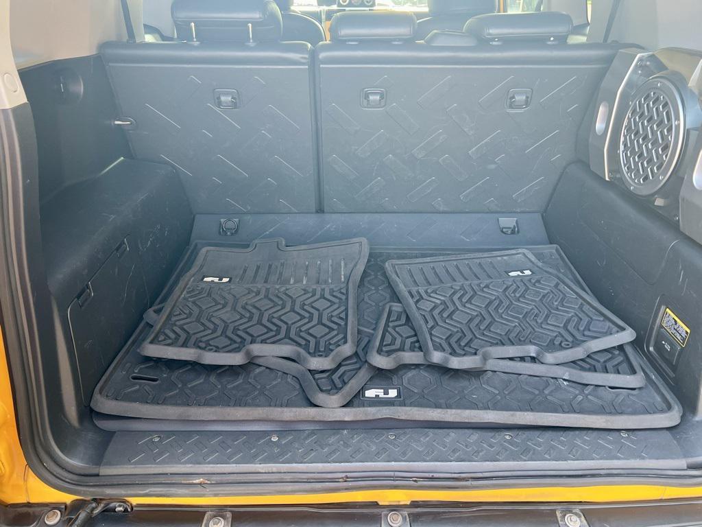 used 2007 Toyota FJ Cruiser car, priced at $7,499