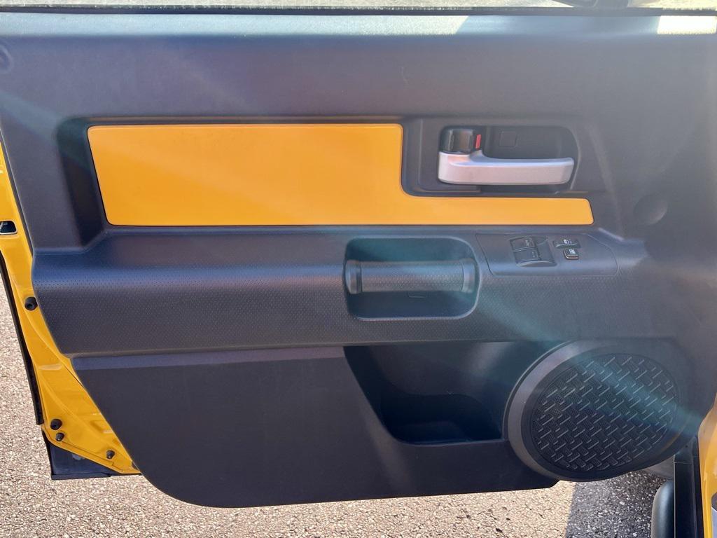 used 2007 Toyota FJ Cruiser car, priced at $7,499