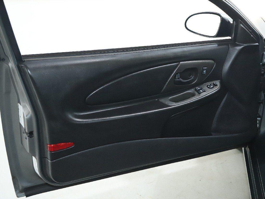 used 2004 Chevrolet Monte Carlo car, priced at $8,799