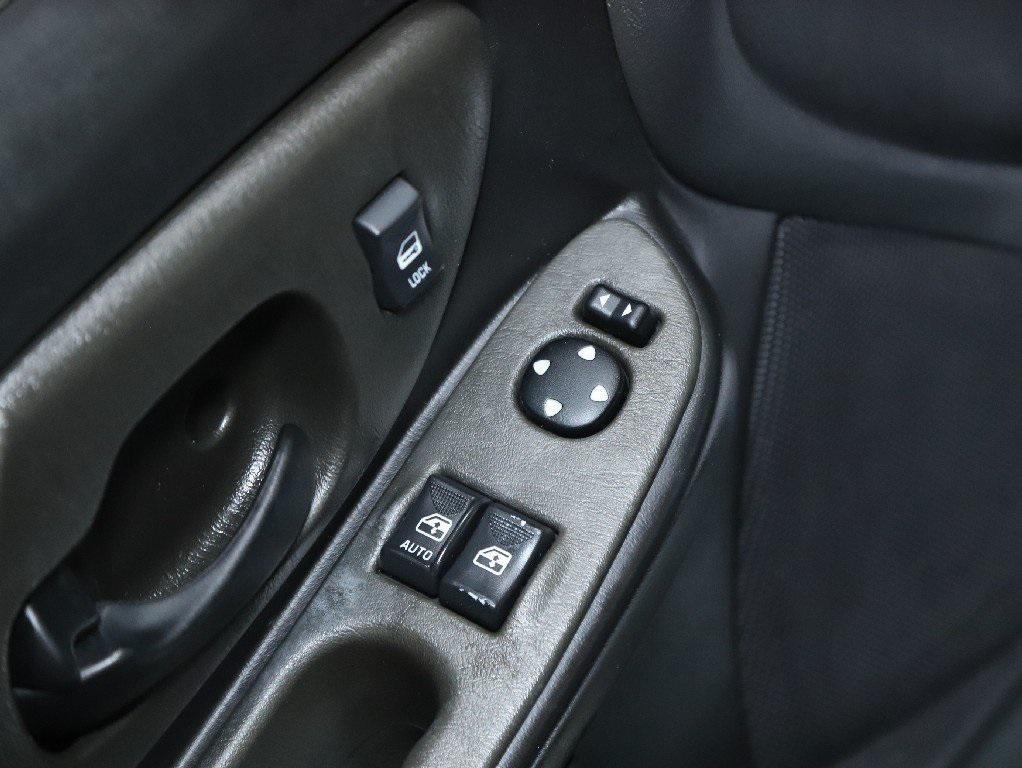 used 2004 Chevrolet Monte Carlo car, priced at $8,899