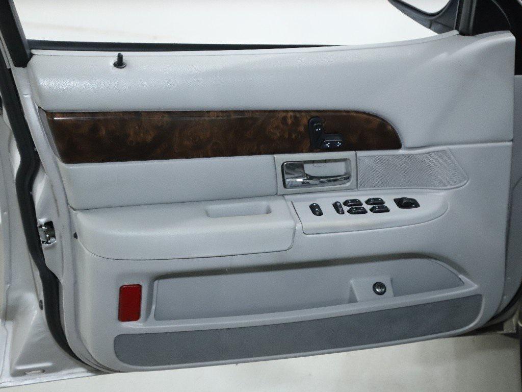 used 2005 Mercury Grand Marquis car, priced at $7,299