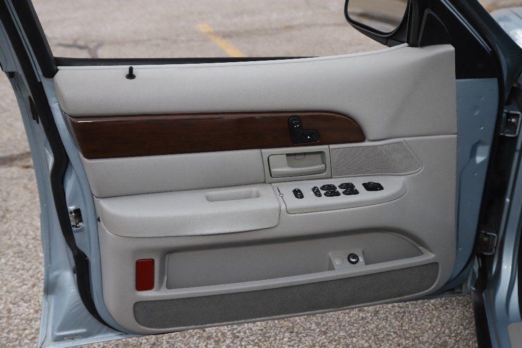 used 2004 Mercury Grand Marquis car, priced at $8,999