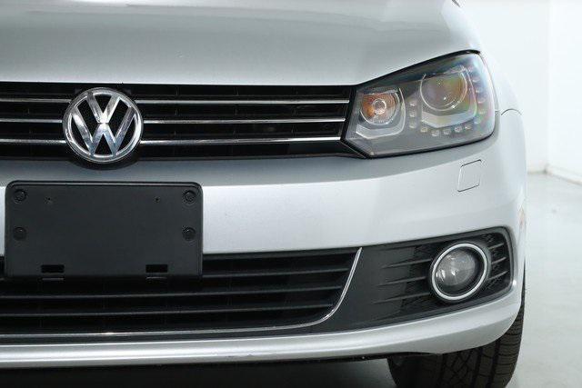 used 2013 Volkswagen Eos car, priced at $9,999