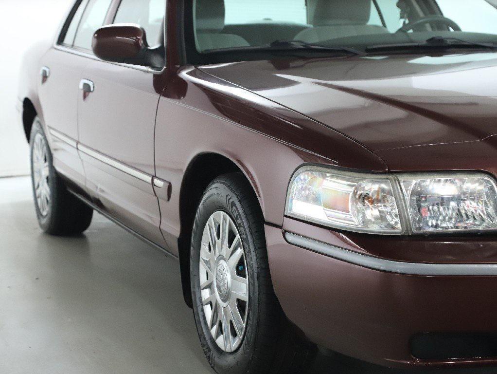 used 2007 Mercury Grand Marquis car, priced at $7,499