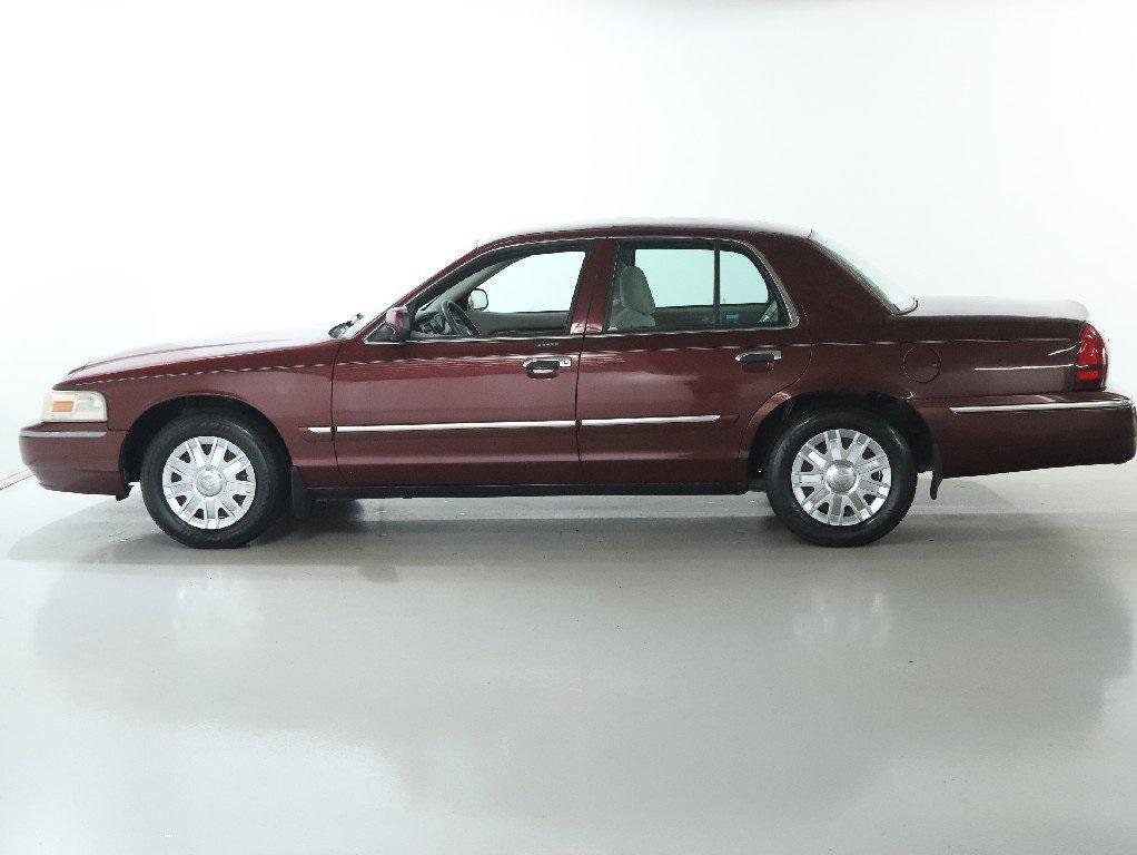 used 2007 Mercury Grand Marquis car, priced at $7,499