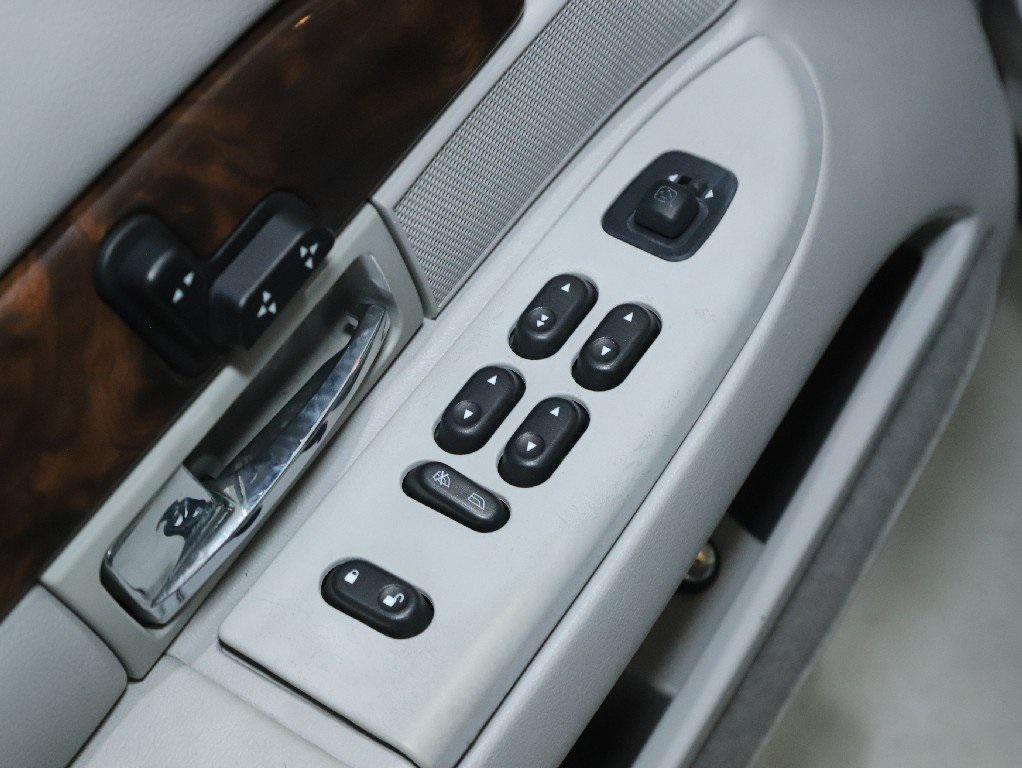 used 2005 Mercury Grand Marquis car, priced at $9,499