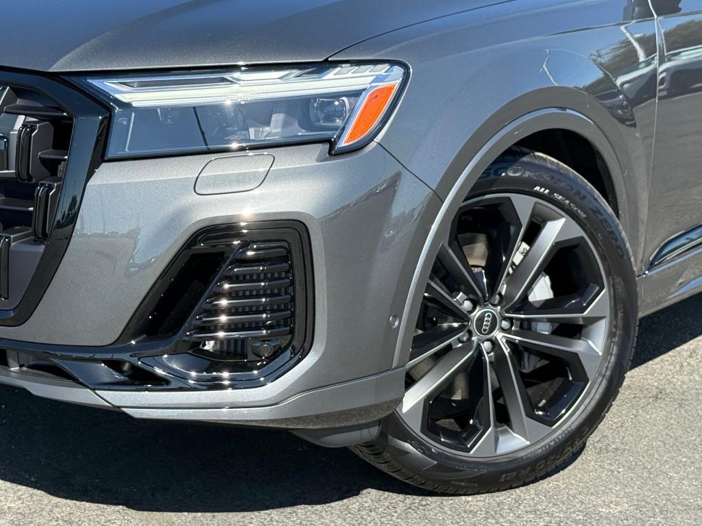 new 2026 Audi Q7 car, priced at $69,632