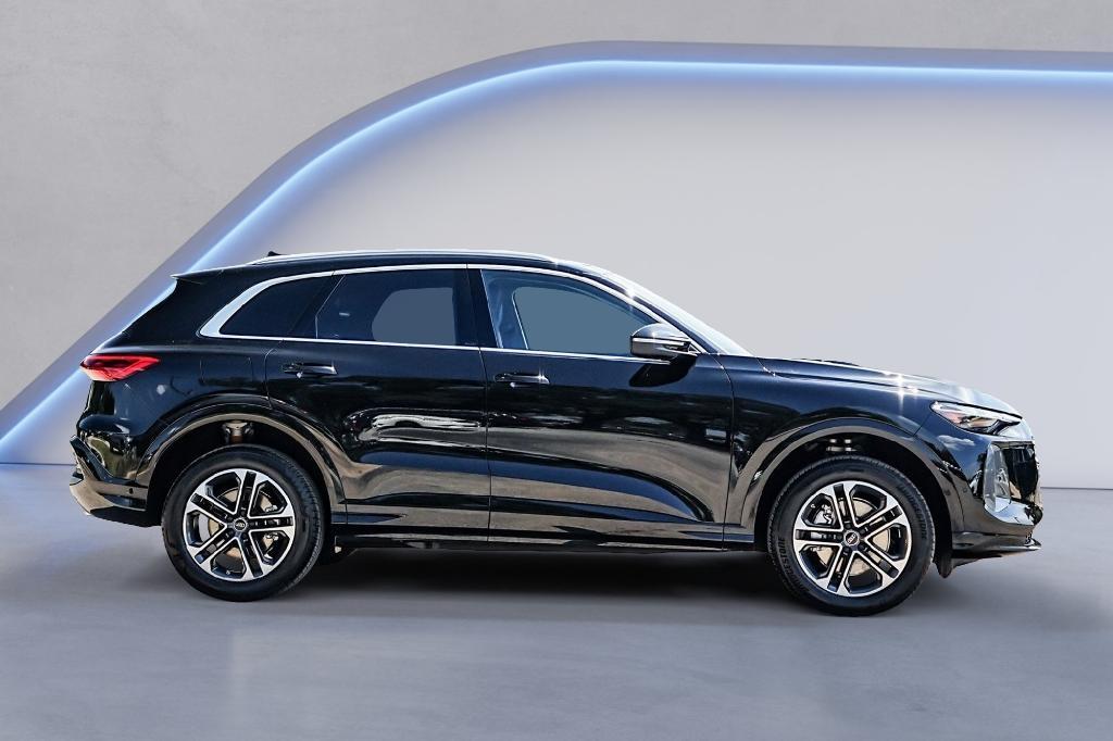 new 2025 Audi Q5 car, priced at $50,985