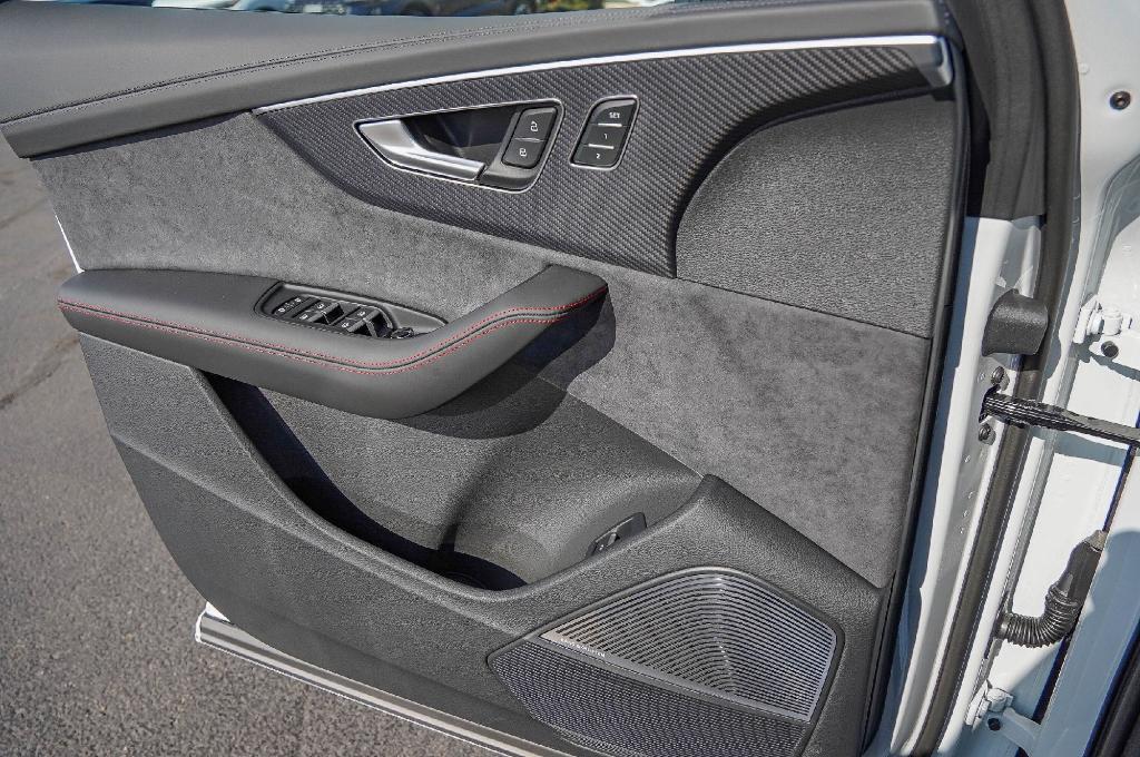 new 2026 Audi Q7 car, priced at $89,281