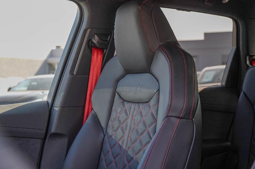 new 2026 Audi Q7 car, priced at $89,281