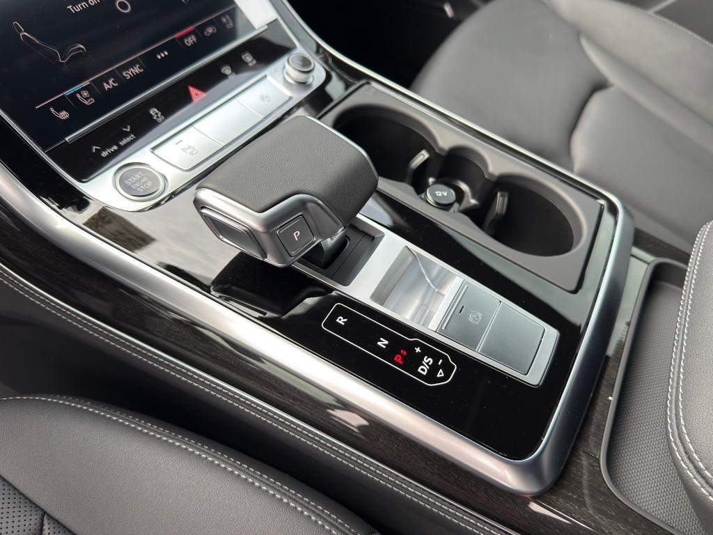 new 2026 Audi Q7 car, priced at $69,632