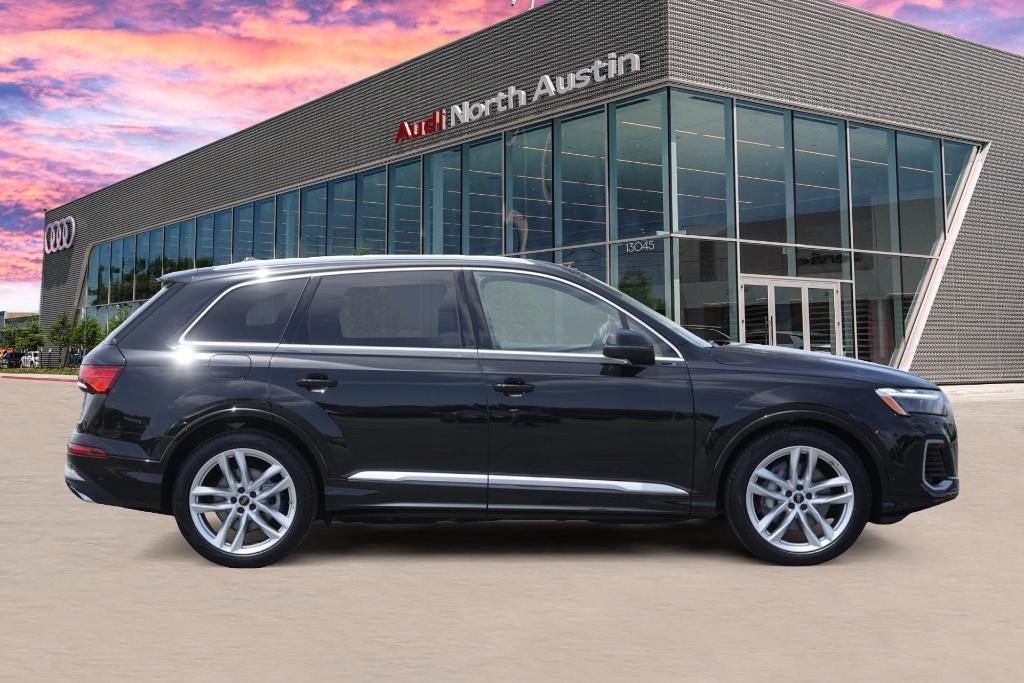 new 2025 Audi Q7 car, priced at $69,754